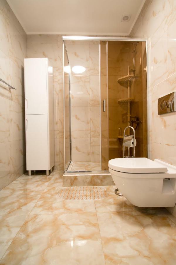 Lux Apartment Near Arena City Kyiv Exterior photo